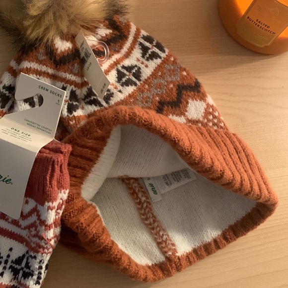 ๐ Aerie-Taille Unique Faux Fur Hat - Picture 4 of 5